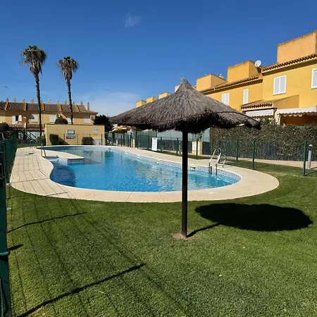Casa Coqueta Con Jardin Holiday home La Redondela