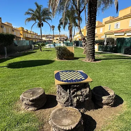 Casa Coqueta Con Jardin La Redondela