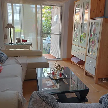 Casa Coqueta Con Jardin Holiday home