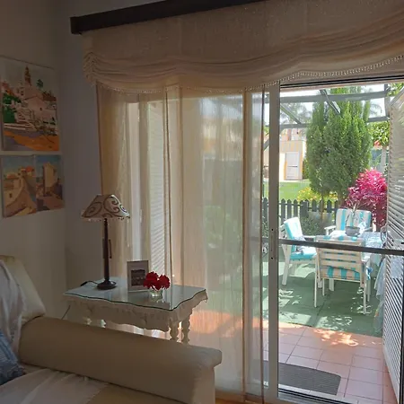 Casa Coqueta Con Jardin